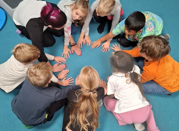 9f56fb50-dce0-4a98-bc56-e7af127b00d0